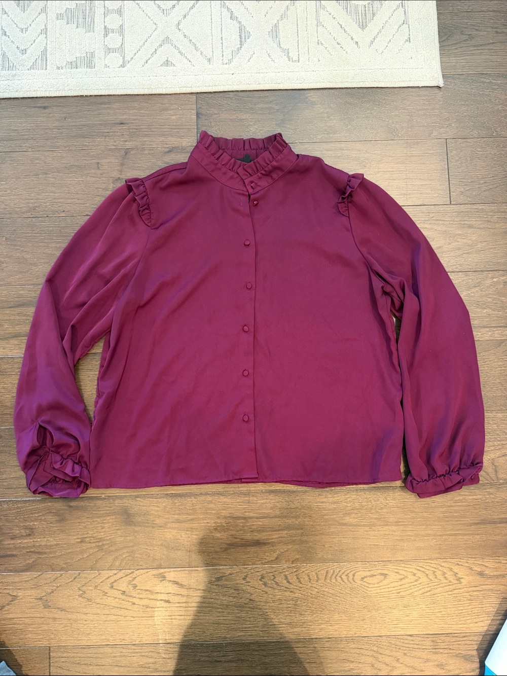 Who What Wear Ruffled High-Neck Button-Down Blouse Size Large - C58-030